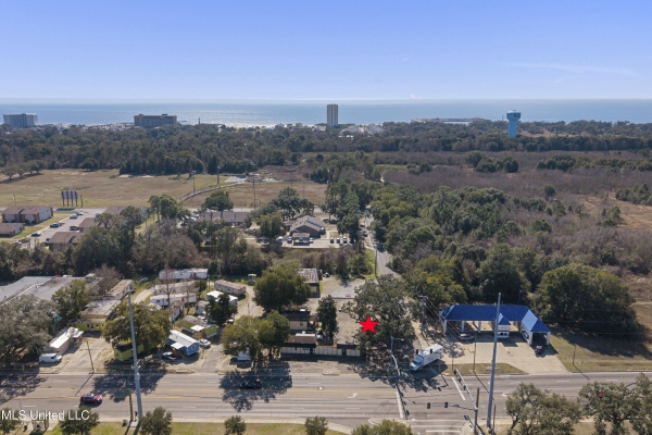 Listing Image #3 - Retail for sale at 2061 Pass Road, Biloxi MS 39531