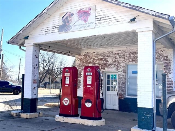 Listing Image #2 - Office for sale at 2654 N Main Street, McAlester OK 74501