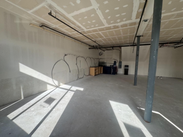 Listing Image #2 - Others for sale at 980 W Grand Avenue, Oakland CA 94607