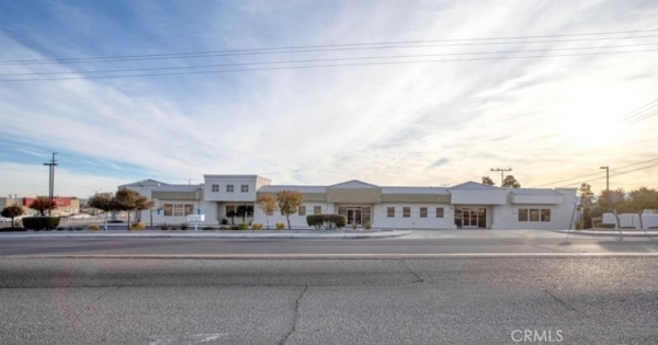 Listing Image #3 - Office for sale at 15311 Bear Valley Road, Hesperia CA 92345