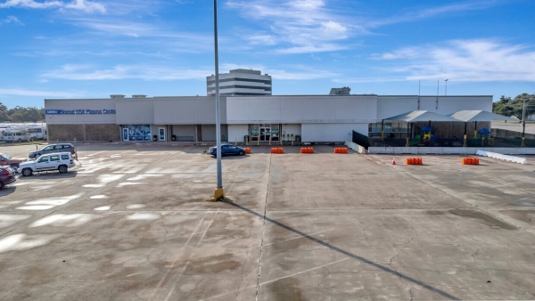 Listing Image #1 - Industrial for sale at 1309 E Red River St, Victoria TX 77901