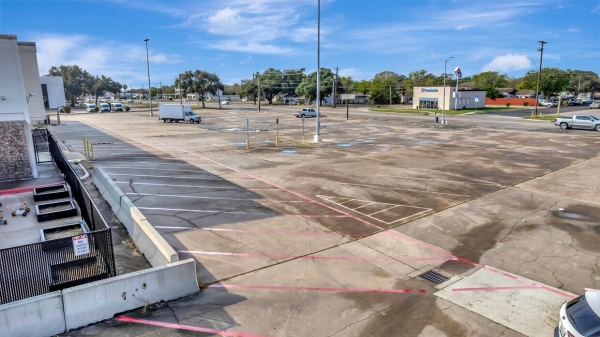 Listing Image #2 - Industrial for sale at 1309 E Red River St, Victoria TX 77901