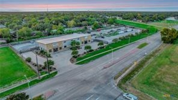 Listing Image #1 - Industrial for sale at 3202 Miori Lane, Victoria TX 77901