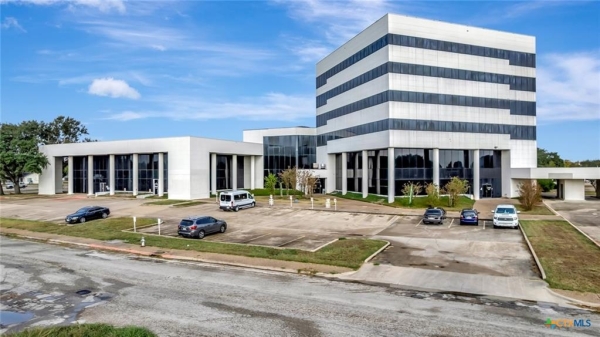Listing Image #2 - Office for sale at 1908 N Laurent Street, Victoria TX 77901