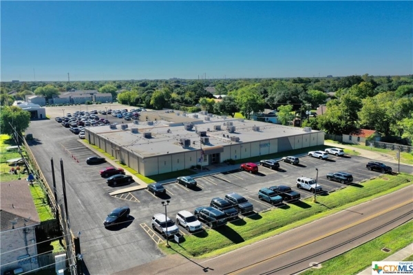 Listing Image #3 - Office for sale at 1905 Leary Lane, Victoria TX 77901