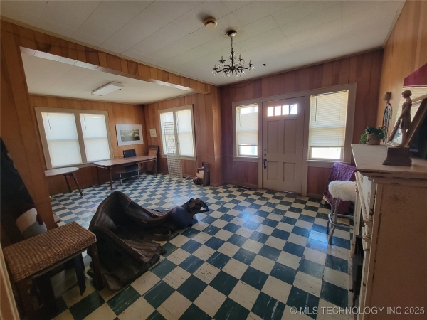 Listing Image #2 - Office for sale at 10 S Vann Street, Pryor OK 74361