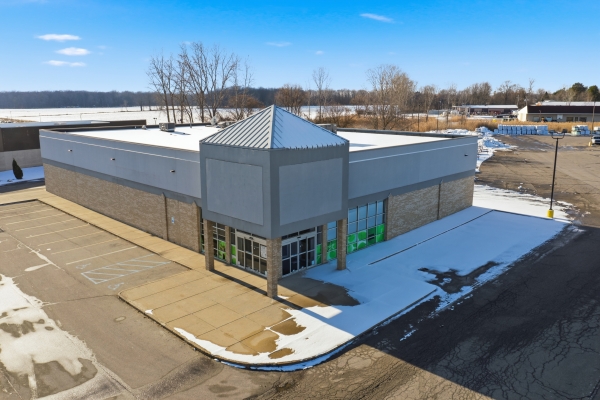 Listing Image #1 - Retail for sale at 66711 Gratiot Ave, Richmond MI 48062
