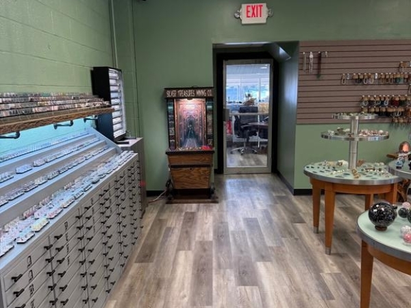 Listing Image #2 - Retail for sale at 133 Route 130, Bordentown NJ 08505