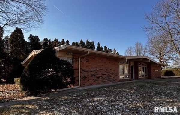 Listing Image #3 - Others for sale at 119 E Clinton Avenue, Monmouth IL 61462