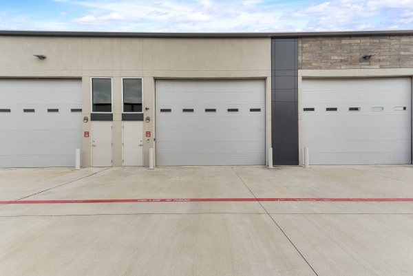 Listing Image #2 - Industrial for sale at 6767 All Stars Avenue, D-11, Frisco TX 75033