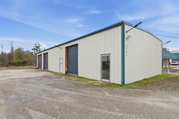 Listing Image #1 - Others for sale at 2713 E Napoleon Street E, Sulphur LA 70663