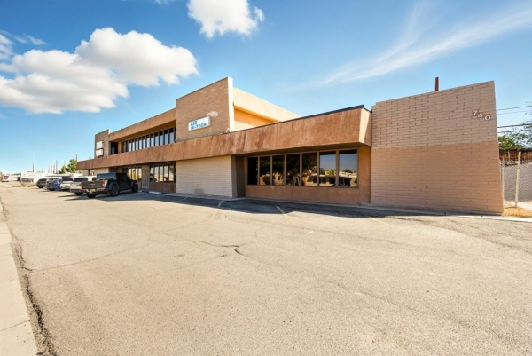 Listing Image #1 - Retail for sale at 740 San Mateo Boulevard NE, Albuquerque NM 87108