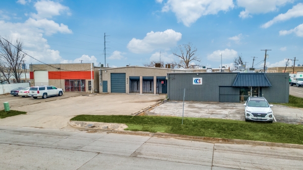 Listing Image #2 - Industrial for sale at 4906 Don Drive, Dallas TX 75247