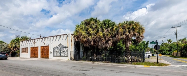 Listing Image #2 - Multi-Use for sale at 102 N Federal Highway, Dania Beach FL 33004