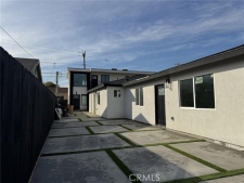 Listing Image #3 - Multi-family for sale at 9307 S Budlong, Los Angeles CA 90044