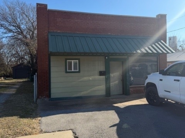 Listing Image #2 - Office for sale at 515 S Maple St, Sapulpa OK 74066