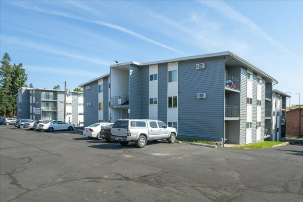 Listing Image #3 - Multi-family for sale at 1118 Oakland St, Cheney WA 99004 Listing Image #3 - Multi-family for sale at 1118 Oakland St, Cheney WA 99004