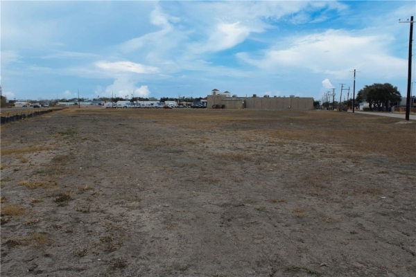 Listing Image #1 - Industrial for sale at 714 E Ailsie Ave, Kingsville TX 78363