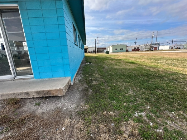 Listing Image #2 - Industrial for sale at 101 Mcintyre Ave, Taft TX 78390
