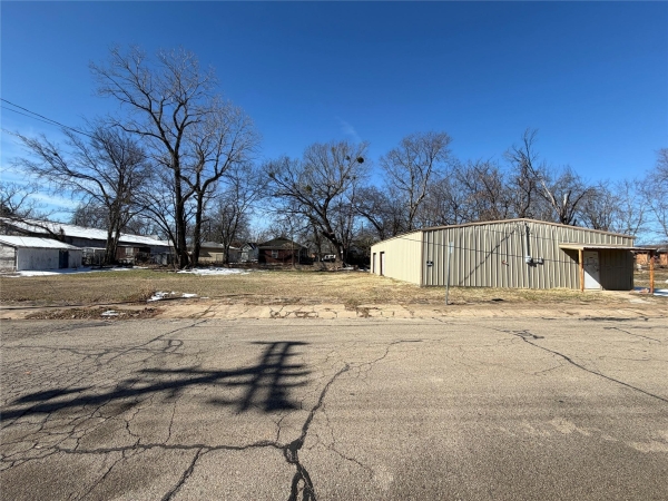 Listing Image #2 - Others for sale at 269-306 2nd Street Southwest, Paris TX 75460