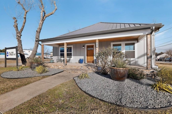 Listing Image #1 - Office for sale at 1007 S Washington Street, Kaufman TX 75142