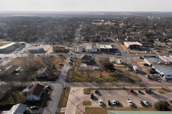 Listing Image #3 - Office for sale at 1007 S Washington Street, Kaufman TX 75142