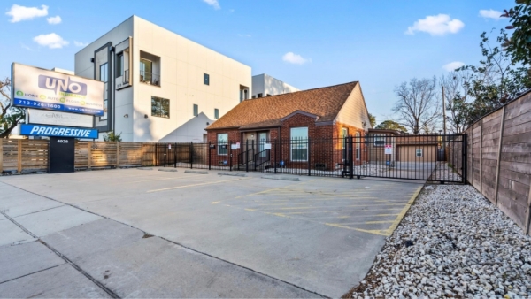 Listing Image #1 - Office for sale at 4928 Old Spanish Trl, Houston TX 77021