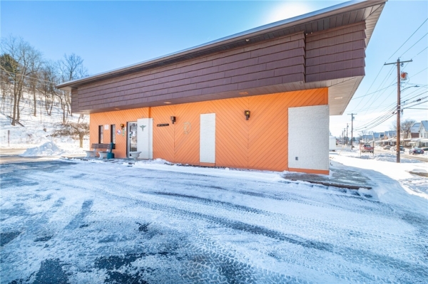 Listing Image #2 - Office for sale at 570 Hill St, Mc Grann PA 16236