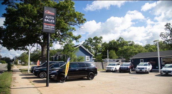 Listing Image #2 - Retail for sale at 2184 S Getty Street, Muskegon MI 49444