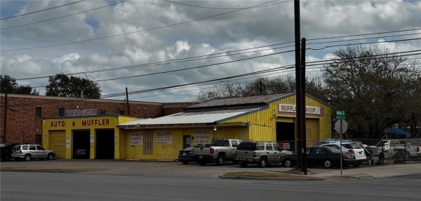 Listing Image #2 - Others for sale at 3422 Ayers St, Corpus Christi TX 78415