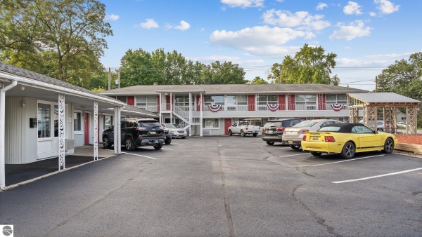 Listing Image #2 - Others for sale at 1010 E Front Street, Traverse City MI 49686
