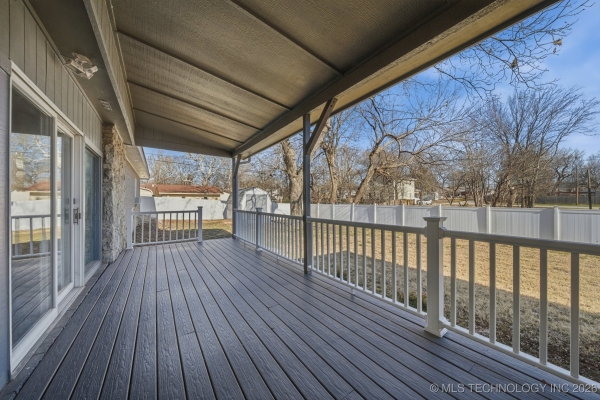 Listing Image #3 - Office for sale at 1718 W Broadway St, Collinsville OK 74021