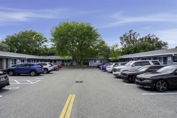 Listing Image #1 - Multi-family for sale at 6224 Miramar Parkway, Miramar FL 33023