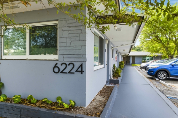 Listing Image #2 - Multi-family for sale at 6224 Miramar Parkway, Miramar FL 33023