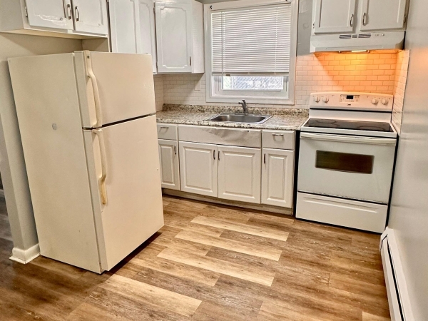 Listing Image #3 - Multi-family for sale at 16 Henry Street, Hartford CT 06114