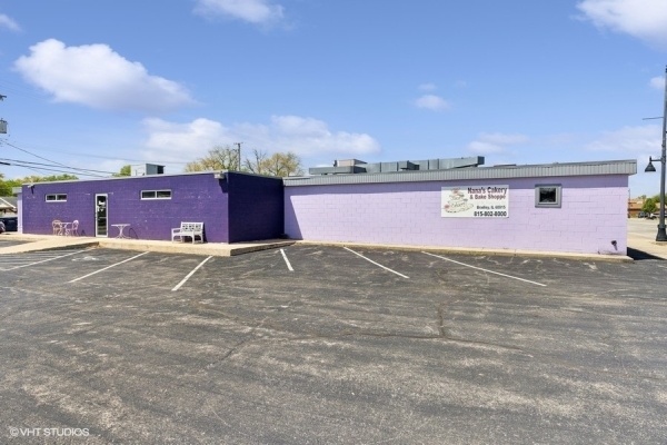 Listing Image #2 - Retail for sale at 800 W Broadway St, Bradley IL 60915