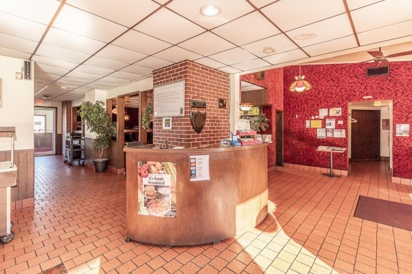 Listing Image #3 - Others for sale at 520 S Pearl Street, New London WI 54961