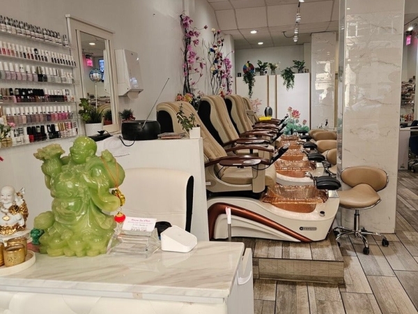 Listing Image #2 - Others for sale at 3110 N Sheridan Road, Chicago IL 60657