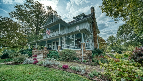 Listing Image #1 - Bed Breakfast for sale at 1194 Main Street, Andrews NC 28901