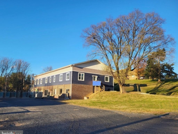 Listing Image #1 - Others for sale at 707 E Stonewall Drive, Front Royal VA 22630