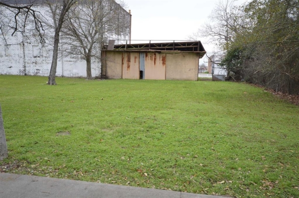 Listing Image #3 - Industrial for sale at 1235 Park St., Beaumont TX 77701