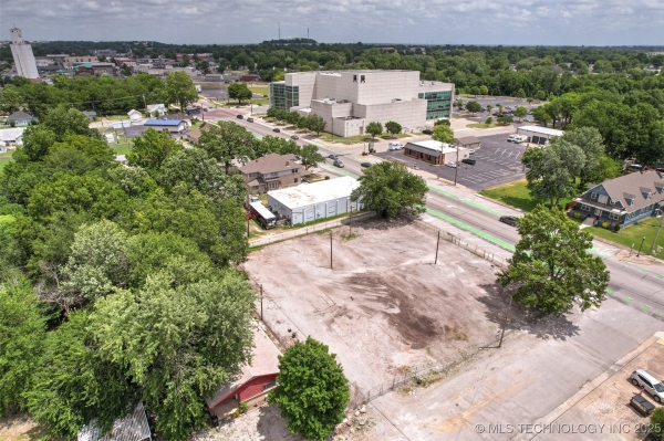 Listing Image #2 - Land for sale at 824 S Main Street, Broken Arrow OK 74012