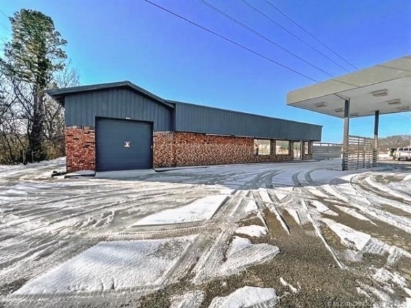 Listing Image #2 - Others for sale at 918 W Main Street, Hulbert OK 74441