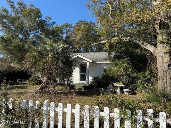 Listing Image #2 - Others for sale at 307 Shirley Court, Biloxi MS 39531