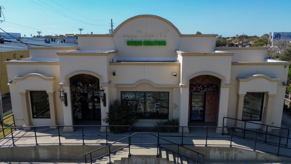 Listing Image #1 - Retail for sale at 5708 McPherson Rd, Laredo TX 78041