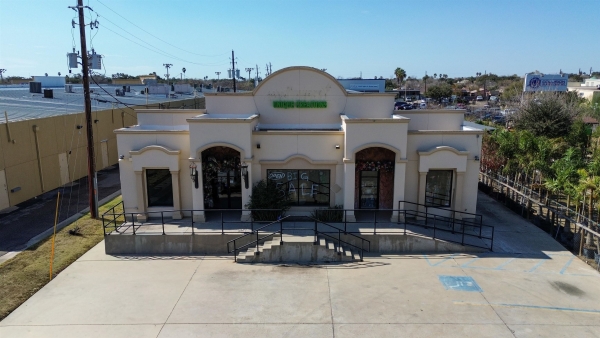Listing Image #2 - Retail for sale at 5708 McPherson Rd, Laredo TX 78041