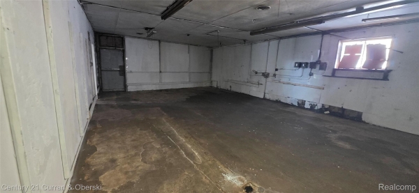 Listing Image #3 - Others for sale at 15282 Middlebelt Road, Livonia MI 48154