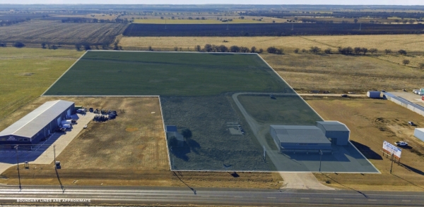 Listing Image #1 - Office for sale at 31589 W HWY 84 & 31631 W HWY 84, McGregor TX 76657 Listing Image #1 - Office for sale at 31589 W HWY 84 & 31631 W HWY 84, McGregor TX 76657