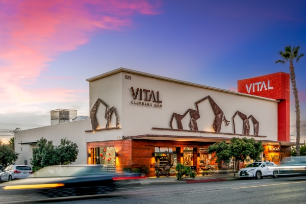 Listing Image #1 - Retail for sale at 525 S Coast Hwy 101, Oceanside CA 92054