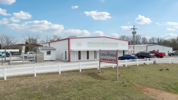 Listing Image #2 - Retail for sale at 4201 N Wood Drive, Okmulgee OK 74447 Listing Image #2 - Retail for sale at 4201 N Wood Drive, Okmulgee OK 74447